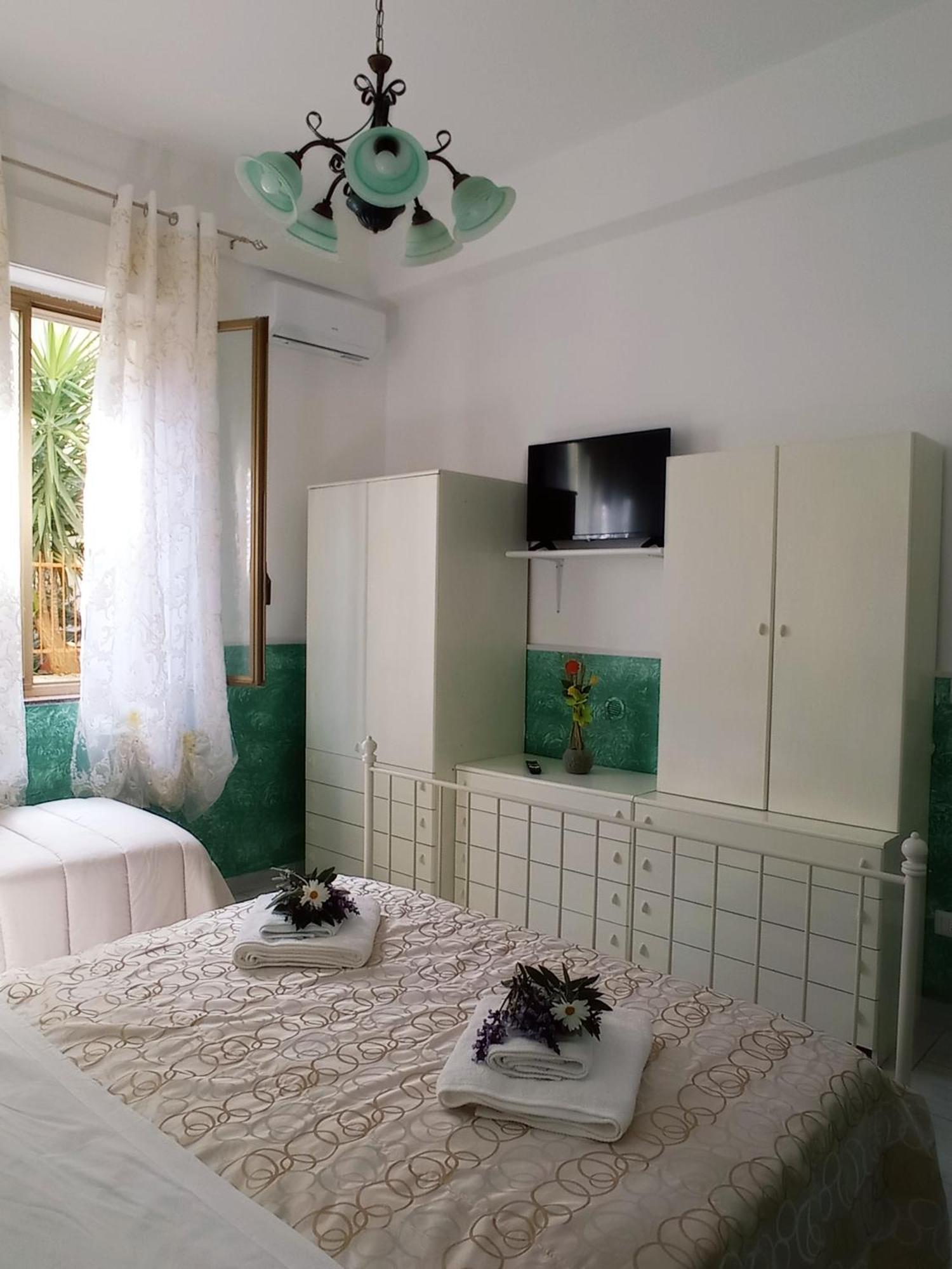 Mary Home - Casa Vacanza Taormina Szoba fotó